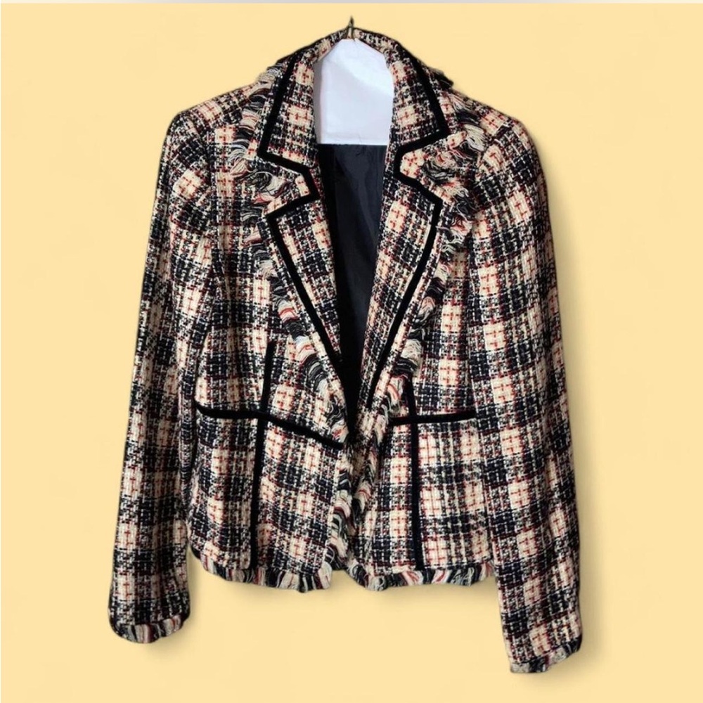 Monroe & Main Velvet Trimmed Raw Hem Blazer 10
